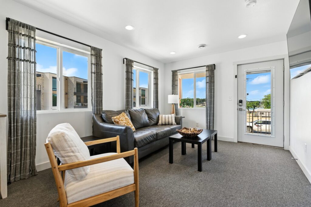 04-MIllersBaySuite_004