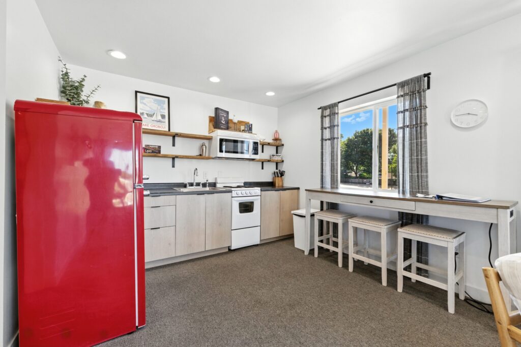 06-MIllersBaySuite_006