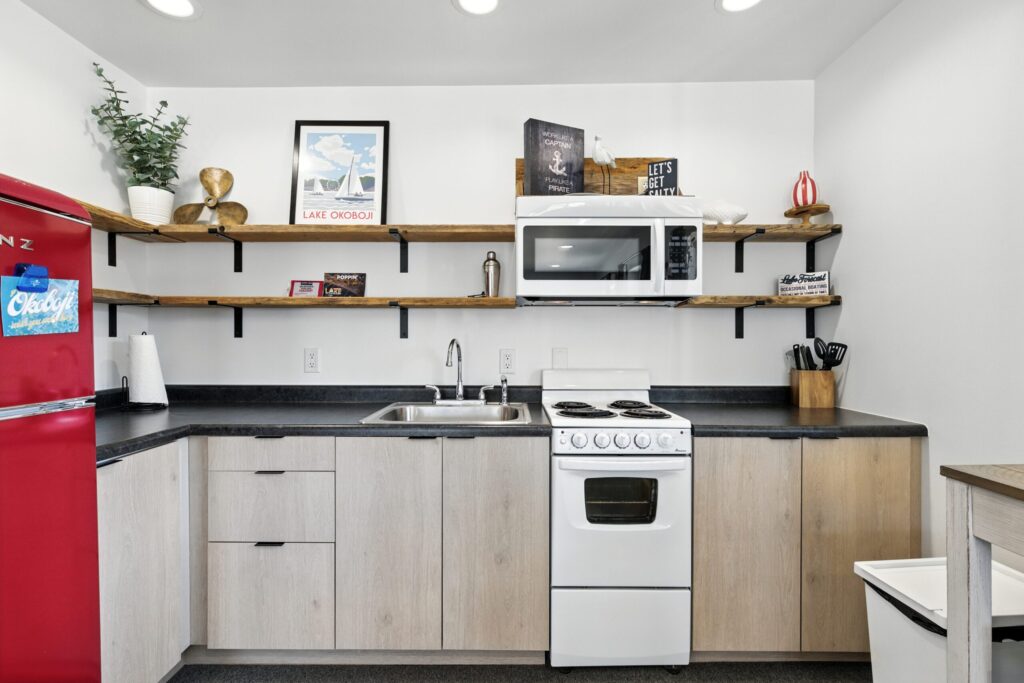 08-MIllersBaySuite_008