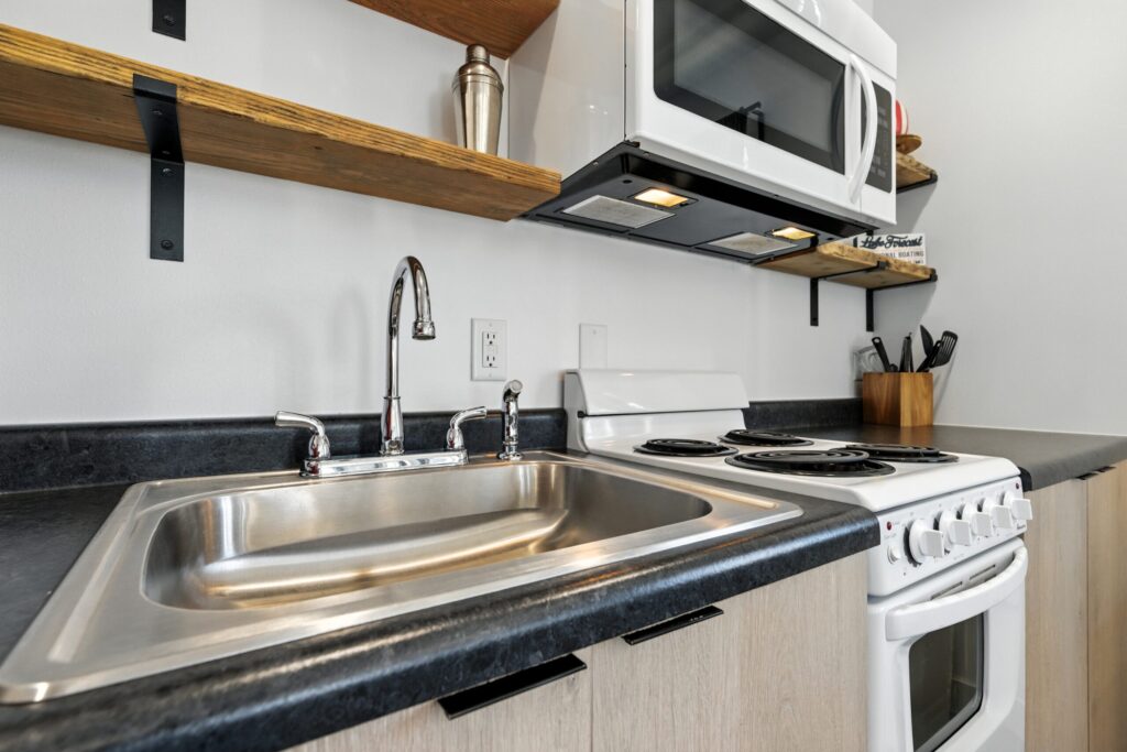 10-MIllersBaySuite_010
