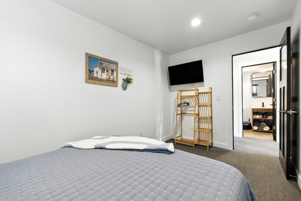 14-MIllersBaySuite_014