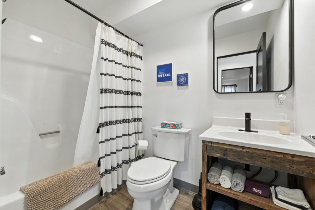 15-MIllersBaySuite_015