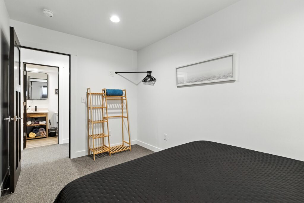 19-MIllersBaySuite_019