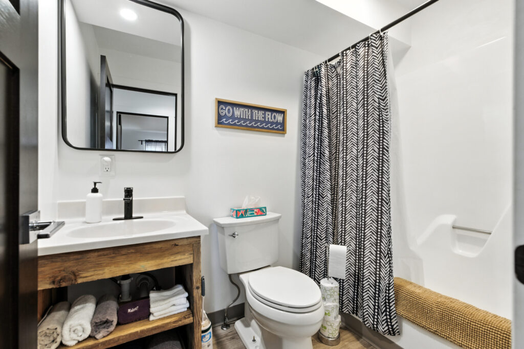 20-MIllersBaySuite_020