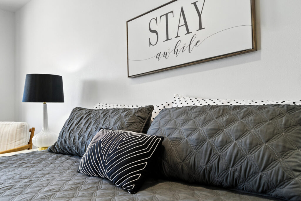 23-MIllersBaySuite_023