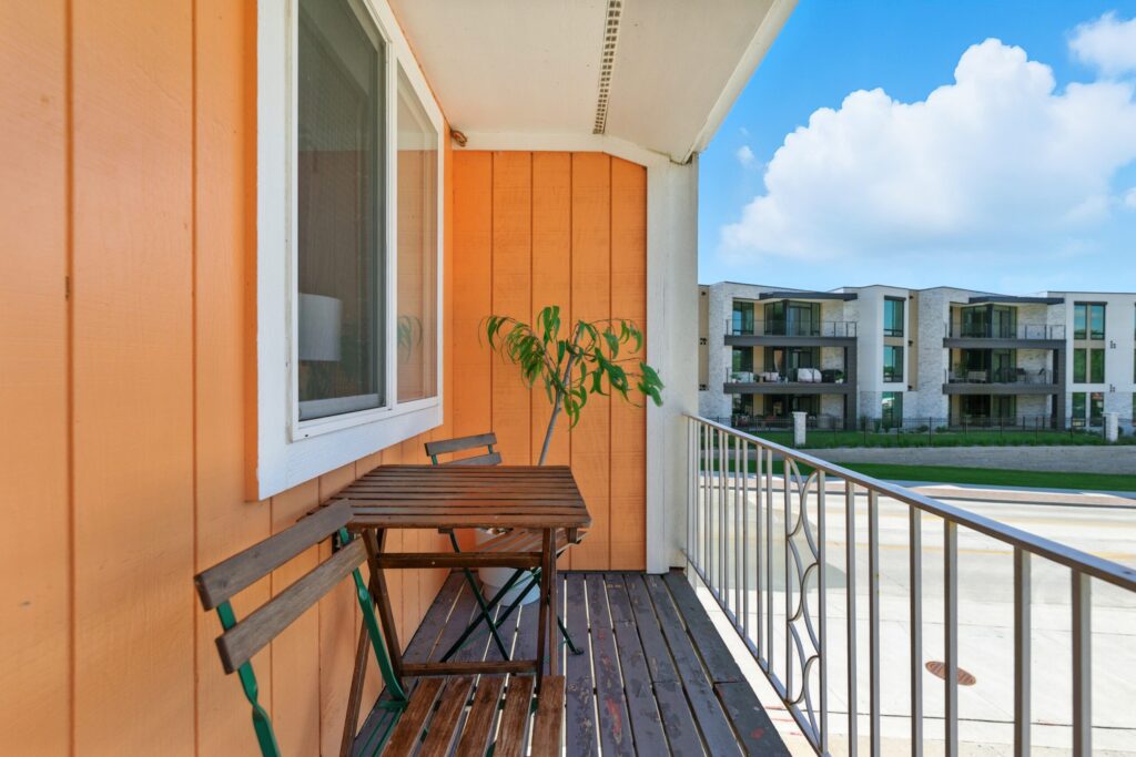 27-MIllersBaySuite_027