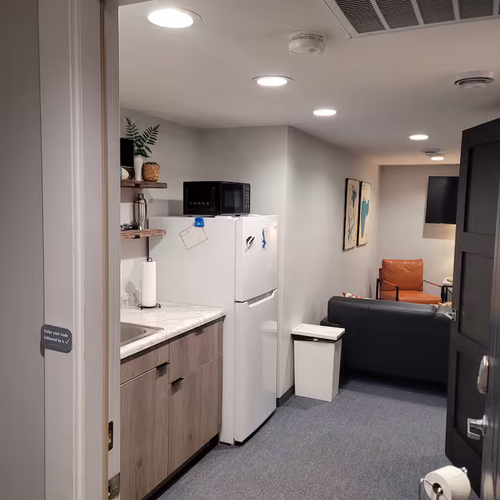 Suites Hayward Kitchen Hall