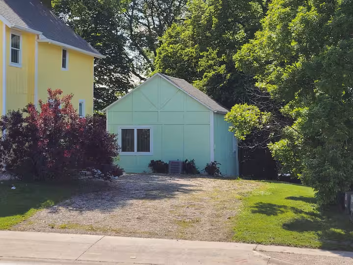 cottage - outside